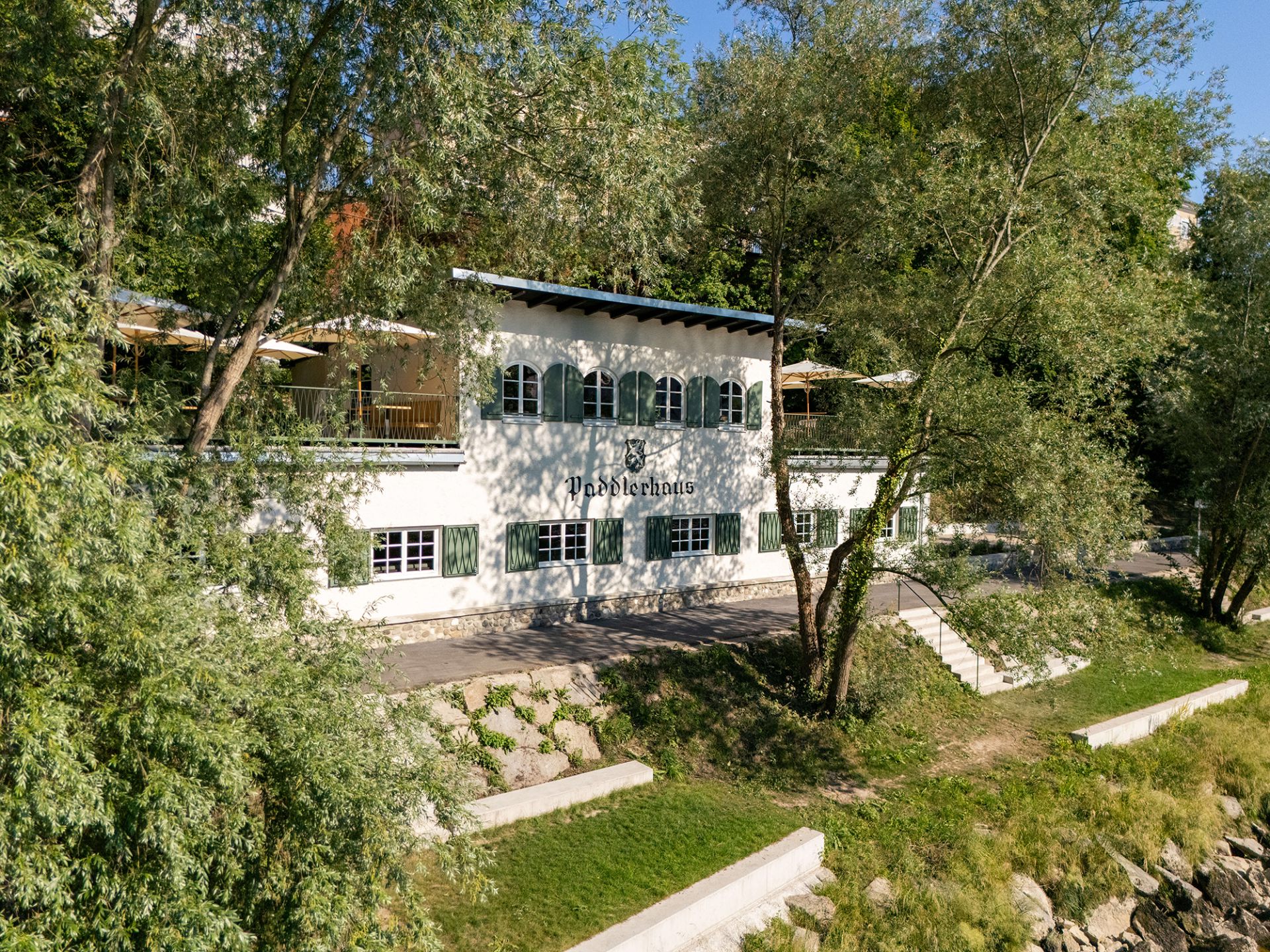 Außenansicht Paddlerhaus vom Wasser aus, der Enns – ARKFORM